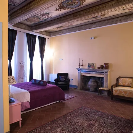 ベッド・アンド・ブレックファスト Palazzo Delle Signorine