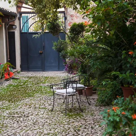 Palazzo Delle Signorine * 칸나라